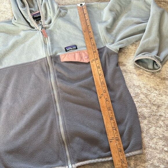 Patagonia Gray and Pink Fleece Jacket with Hood large - Picture 5 of 7